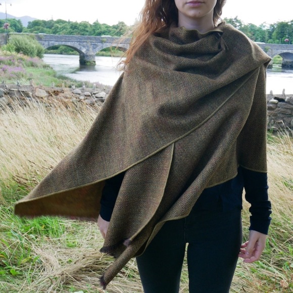Rare Made in Scotland RANNOCH DESIGNS Mohair Wool Cape w equestrian vibe - Picture 2 of 9